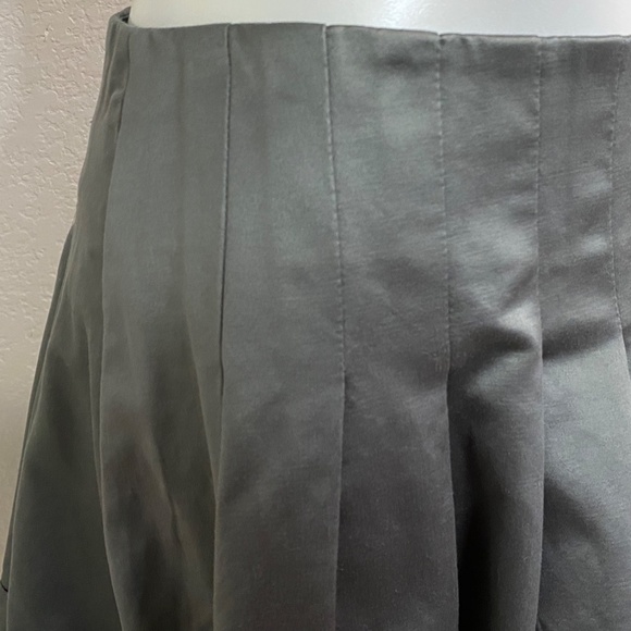 NWOT BCBG Satin Gray Skirt - Picture 4 of 10
